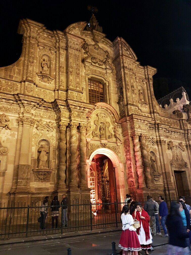 Iglesia de la compañia en la noche